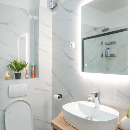 Apartment Cozy And Modern Luce *
